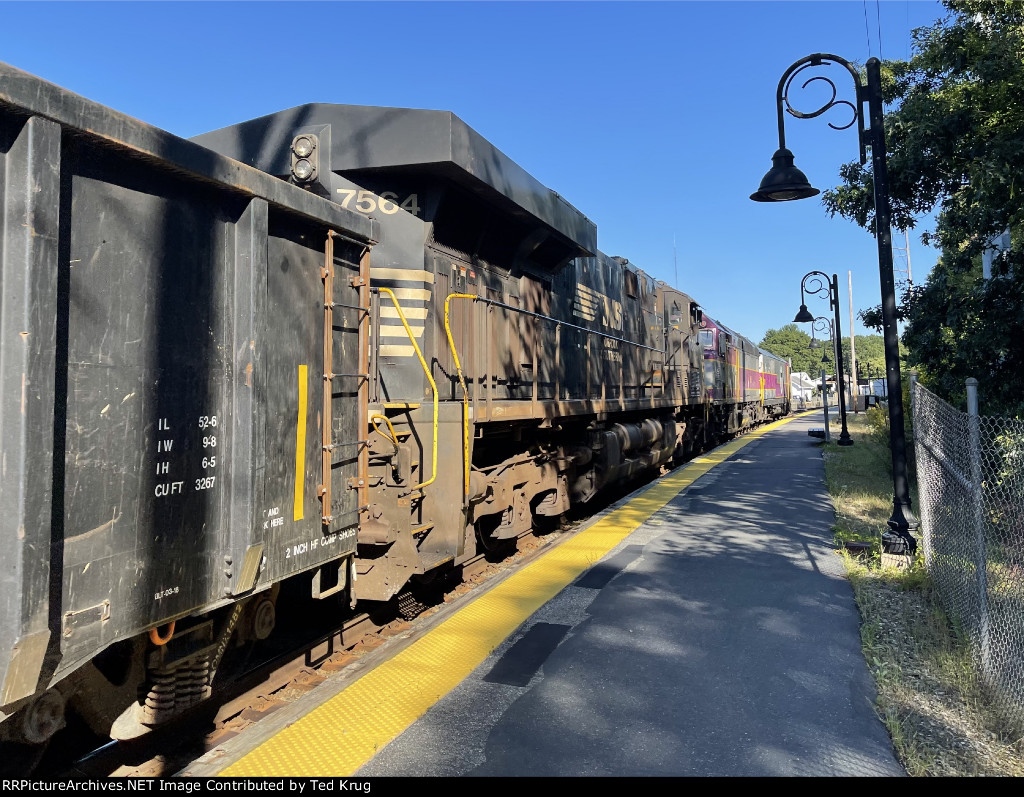 MBTA 2009, MBTA 1055 & NS 7564